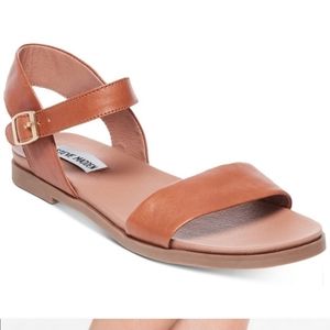 STEVE MADDEN Dina Leather Flat Sandals